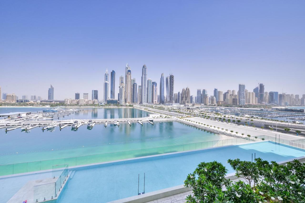 Ultra Luxury Emaar Beachfront - Private Beach And Pool Дубай Екстериор снимка