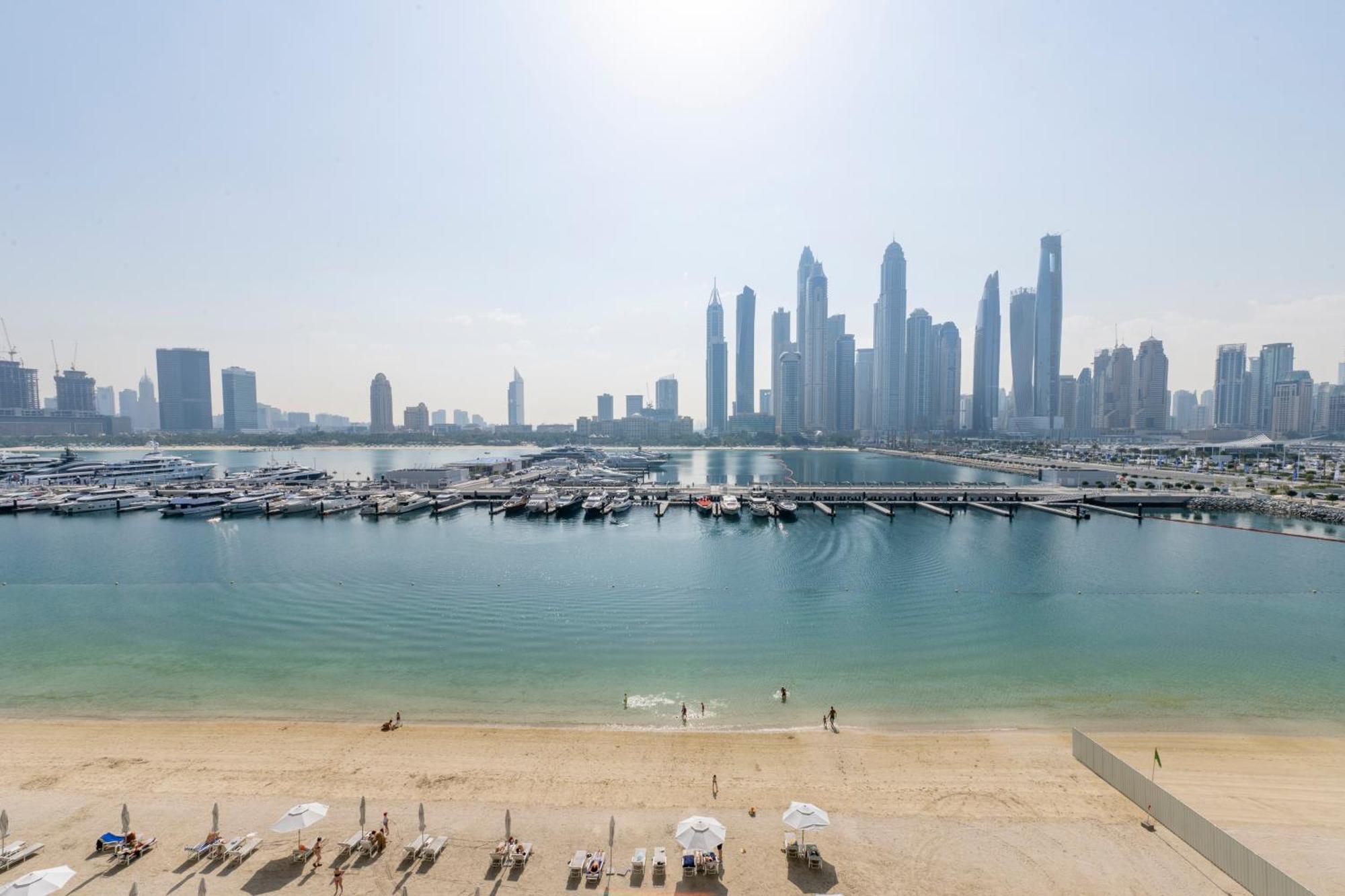 Ultra Luxury Emaar Beachfront - Private Beach And Pool Дубай Екстериор снимка
